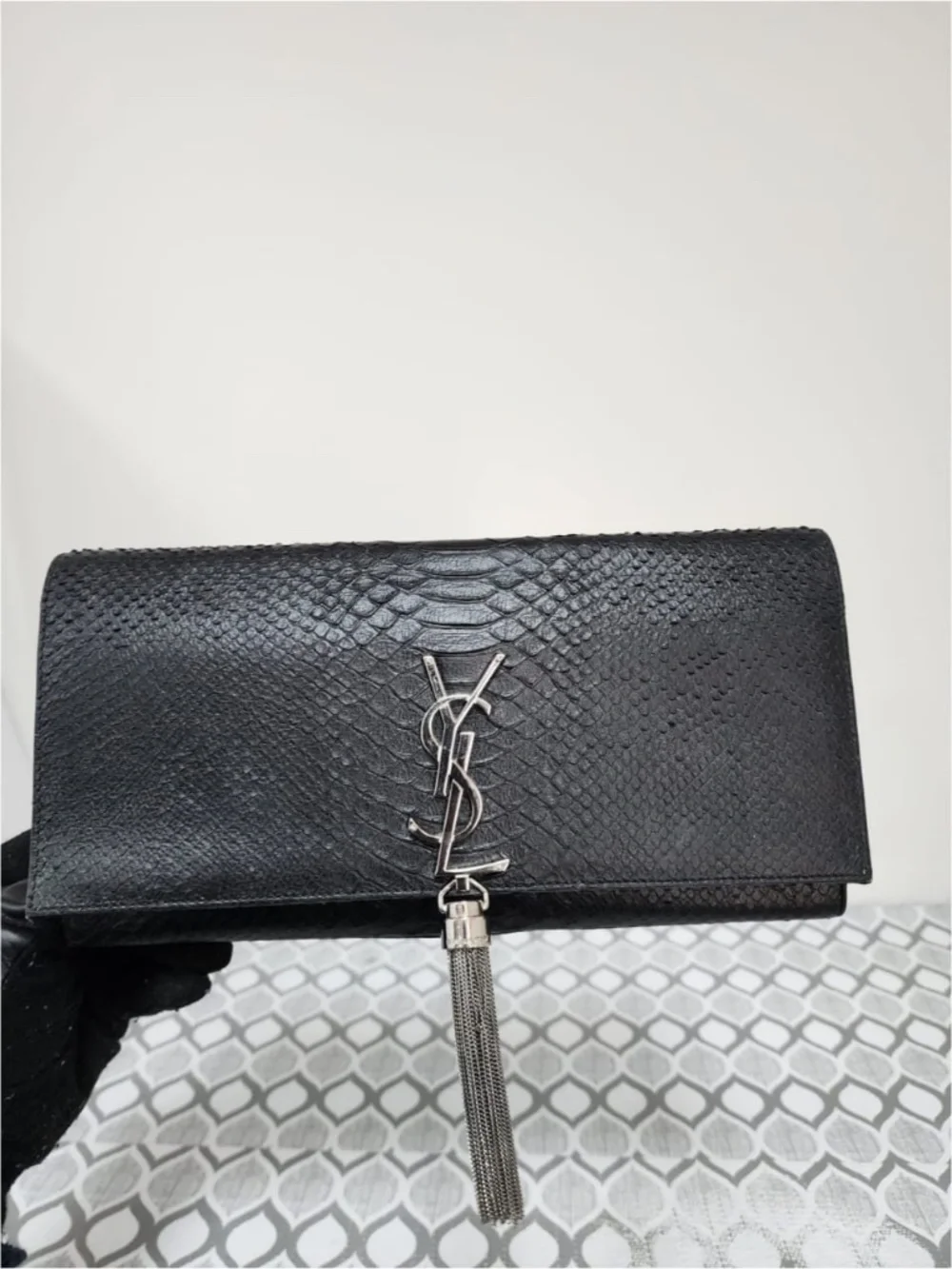 Authentic YVES SAINT LAURENT Croc Embossed Leather Tassel Kate Clutch Bag Black - Picture 5 of 11